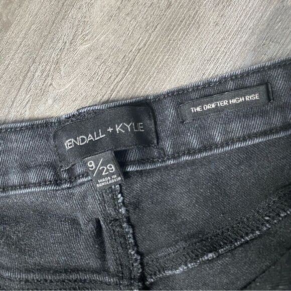 Kendall & Kylie The Drifter High Rise Shorts Black 29 - Picture 3 of 10